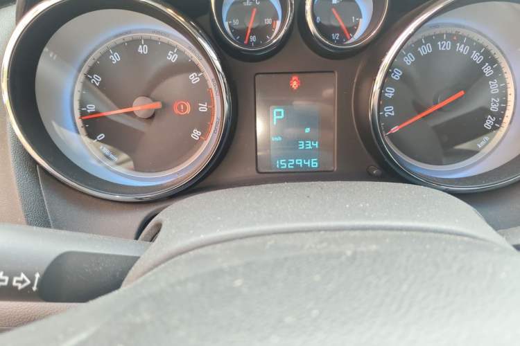 Used Buick GT 2013 GT 1.8L Automatic Fashion Edition Odometer Close Up
