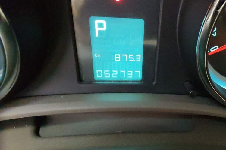 Used Buick GT 2013 GT 1.6L Automatic Fashion Edition Odometer Close Up