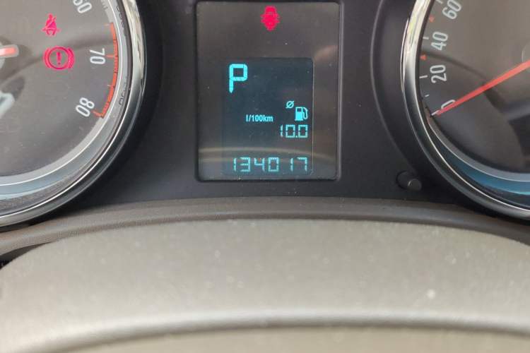 Used Buick GT 2013 GT 1.6L Automatic Fashion Edition Odometer Close Up