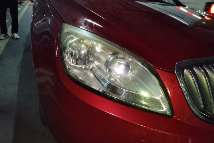 Used Buick GT 2013 GT 1.6L Automatic Fashion Edition Right Front Headlight