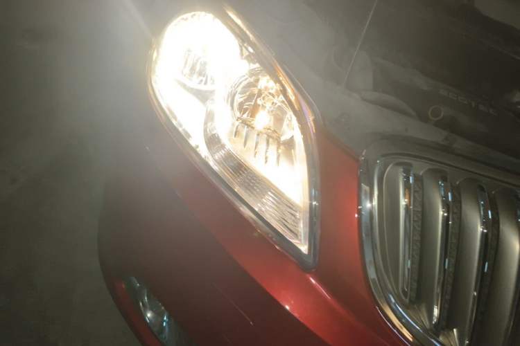 Used Buick GT 2013 GT 1.6L Automatic Fashion Edition Right Front Headlight