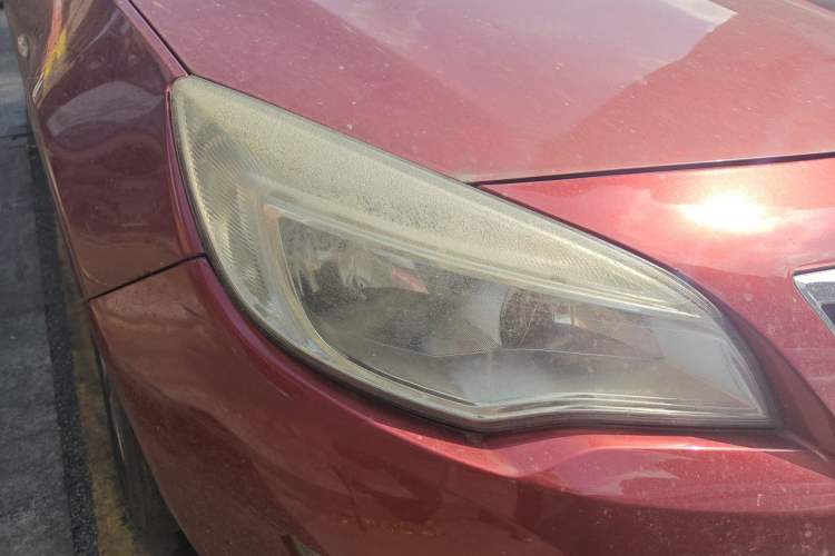 Used Buick GT 2013 XT 1.6L Automatic Fashion Edition Right Front Headlight