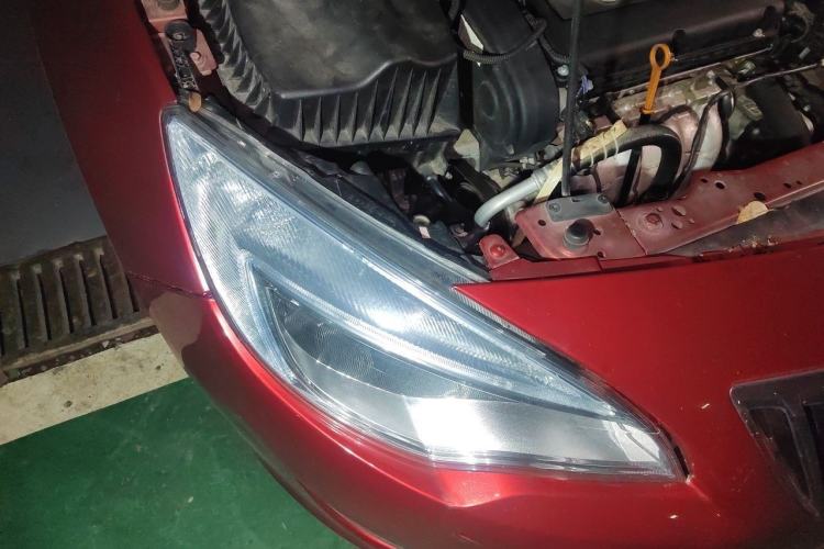 Used Buick GT 2013 XT 1.6L Automatic Fashion Edition Right Front Headlight