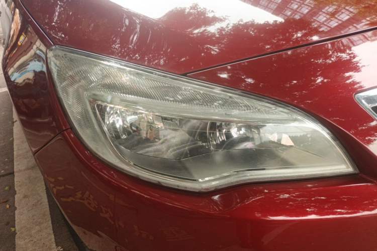 Used Buick GT 2013 XT 1.6T Automatic Fashion Sport Edition Right Front Headlight