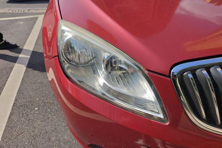 Used Buick GT 2013 GT 1.6L Automatic Comfort Edition Right Front Headlight