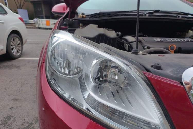 Used Buick GT 2013 GT 1.6L Automatic Fashion Edition Right Front Headlight