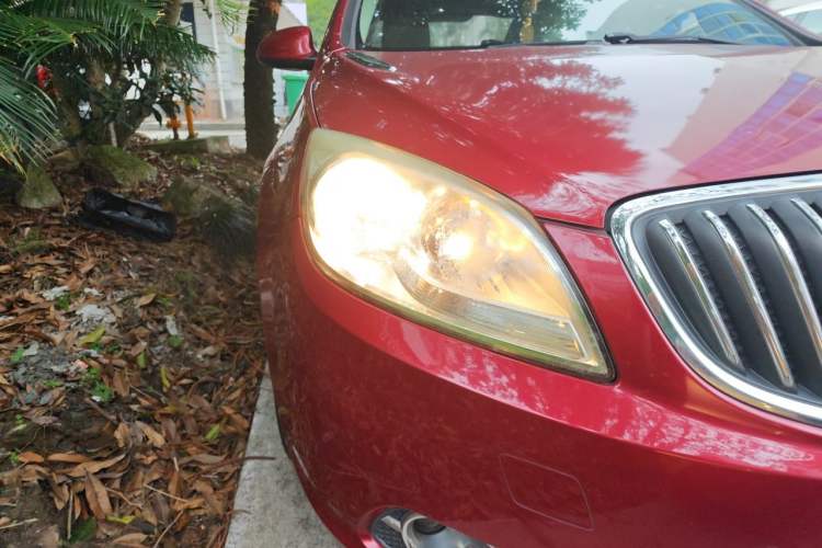 Used Buick GT 2013 GT 1.6L Automatic Fashion Edition Right Front Headlight