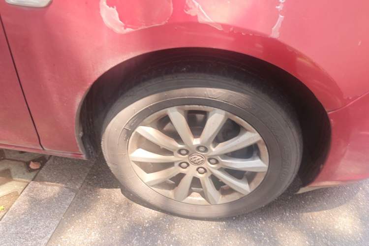 Used Buick GT 2013 GT 1.6L Automatic Fashion Edition Right Front Wheel Hub