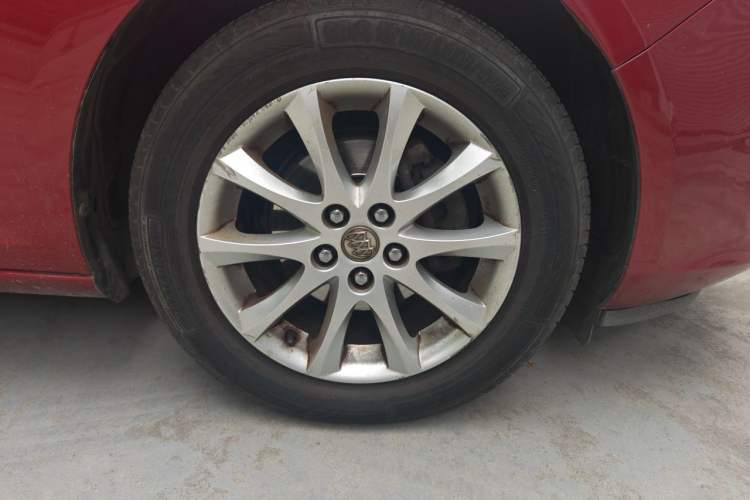 Used Buick GT 2013 XT 1.6L Automatic Fashion Edition Right Front Wheel Hub