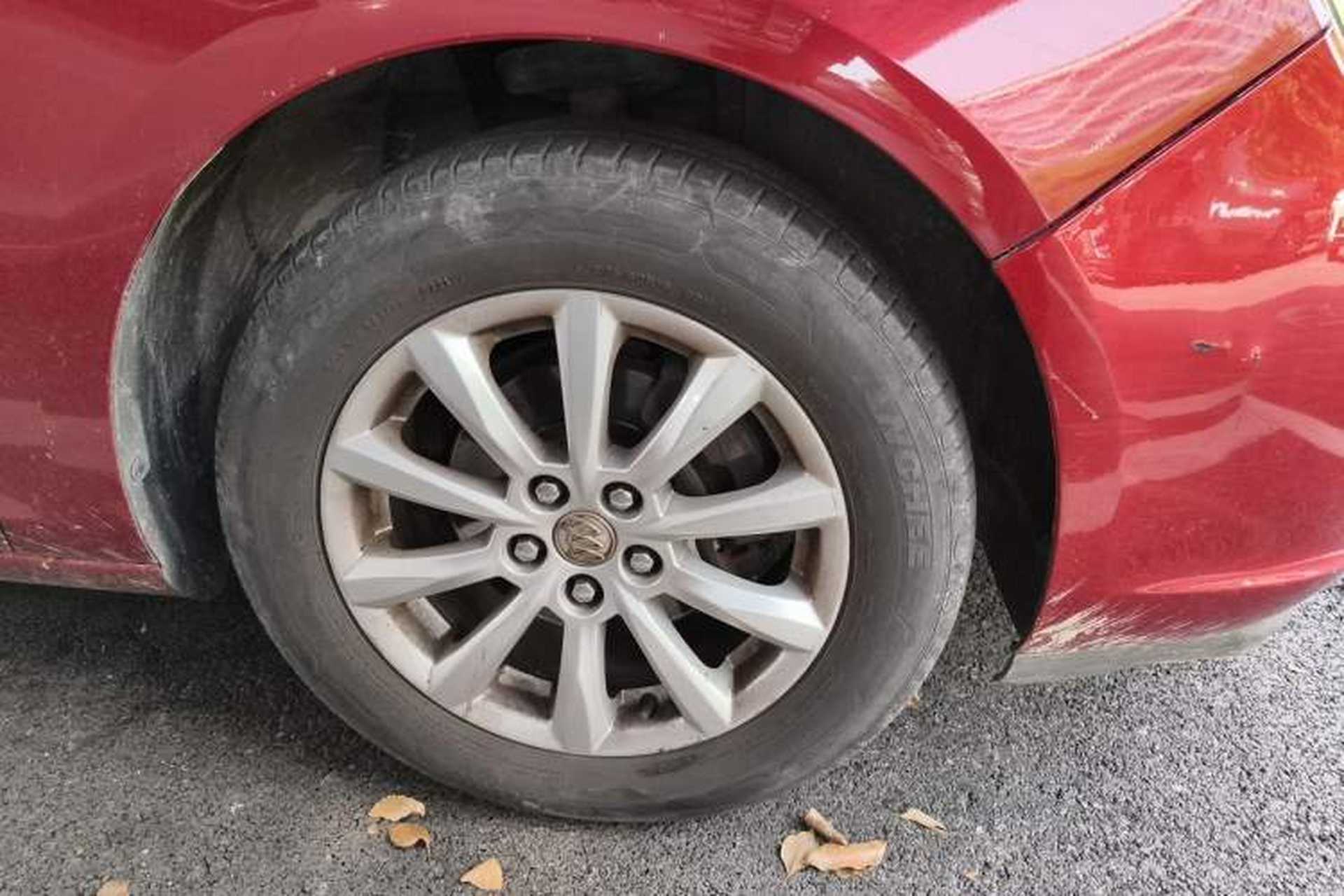 Used Buick GT 2013 GT 1.6L Automatic Fashion Edition Right Front Wheel Hub