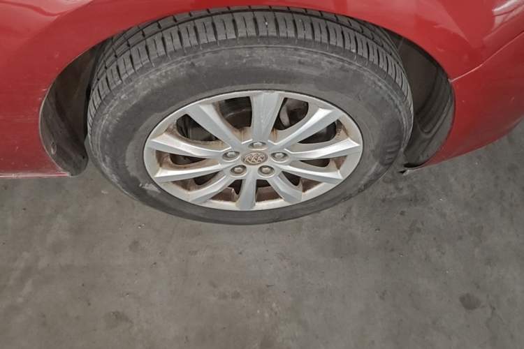 Used Buick GT 2013 GT 1.6L Automatic Fashion Edition Right Front Wheel Hub