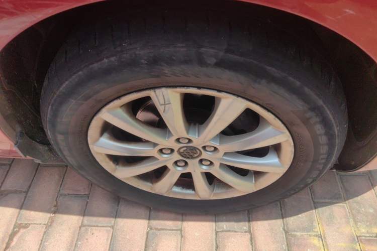 Used Buick GT 2013 GT 1.6L Manual Entry-Level Model Right Front Wheel Hub