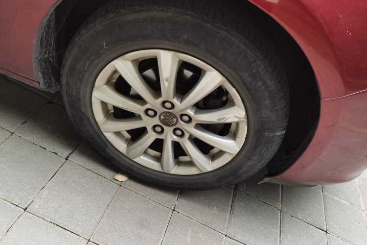 Used Buick GT 2013 GT 1.6L Automatic Fashion Edition Right Front Wheel Hub