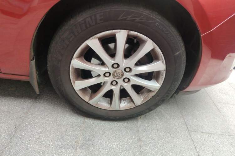 Used Buick GT 2013 XT 1.6L Automatic Fashion Edition Right Front Wheel Hub