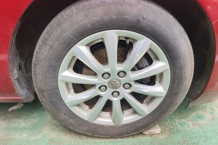 Used Buick GT 2013 GT 1.6L Manual Entry-Level Model Right Front Wheel Hub