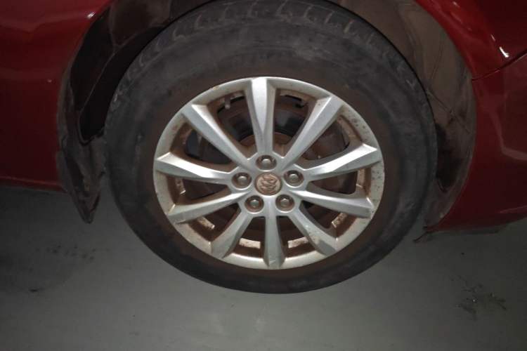 Used Buick GT 2013 GT 1.6L Automatic Fashion Edition Right Front Wheel Hub