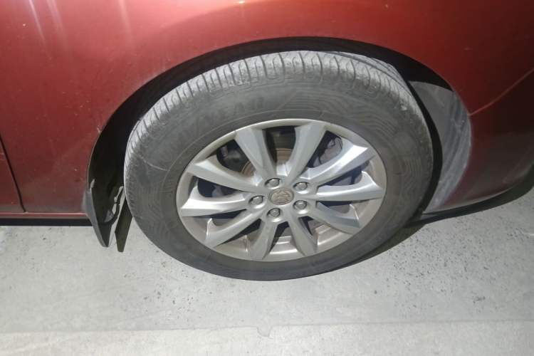 Used Buick GT 2013 GT 1.6L Automatic Fashion Edition Right Front Wheel Hub