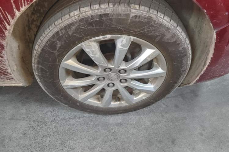 Used Buick GT 2013 GT 1.6L Automatic Fashion Edition Right Front Wheel Hub