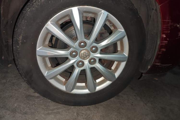 Used Buick GT 2013 GT 1.6L Automatic Fashion Edition Right Front Wheel Hub