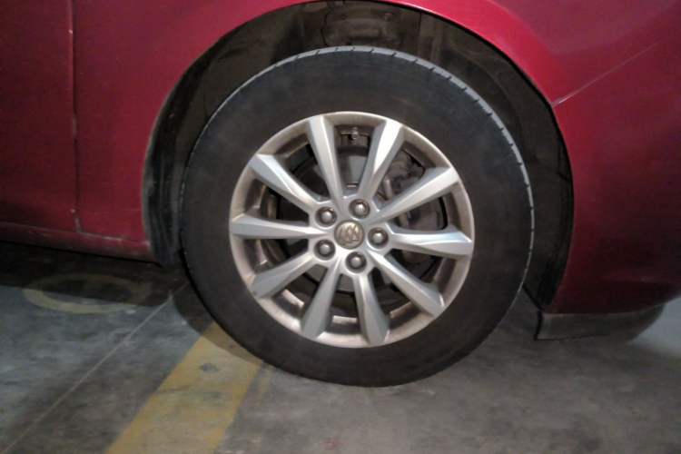 Used Buick GT 2013 GT 1.6L Manual Entry-Level Model Right Front Wheel Hub