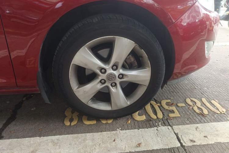 Used Buick GT 2013 XT 1.6T Automatic Fashion Sport Edition Right Front Wheel Hub