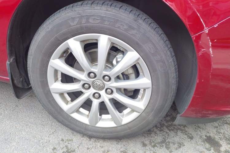Used Buick GT 2013 GT 1.6L Automatic Fashion Edition Right Front Wheel Hub