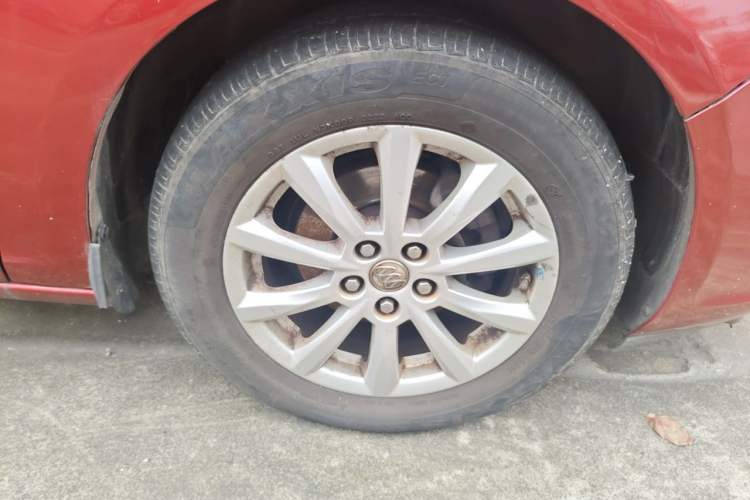 Used Buick GT 2013 GT 1.8L Automatic Fashion Edition Right Front Wheel Hub