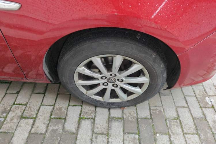 Used Buick GT 2013 GT 1.6L Manual Entry-Level Model Right Front Wheel Hub