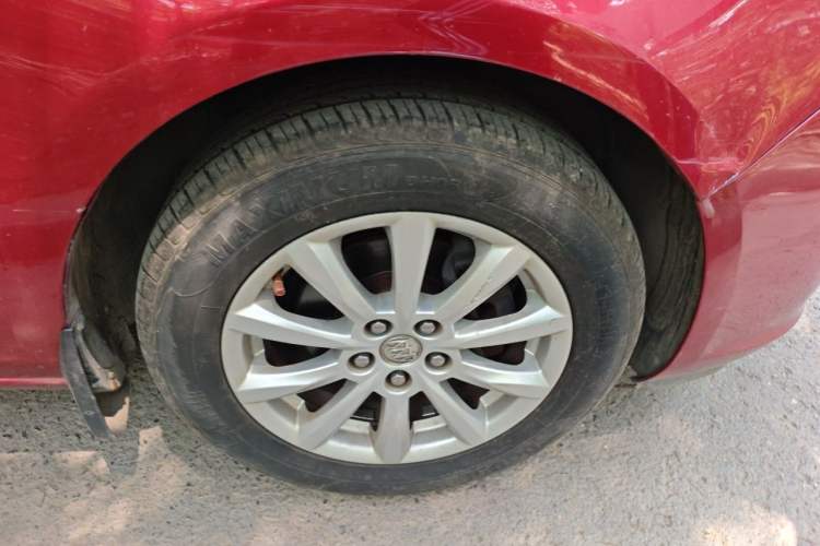 Used Buick GT 2013 GT 1.6L Automatic Fashion Edition Right Front Wheel Hub