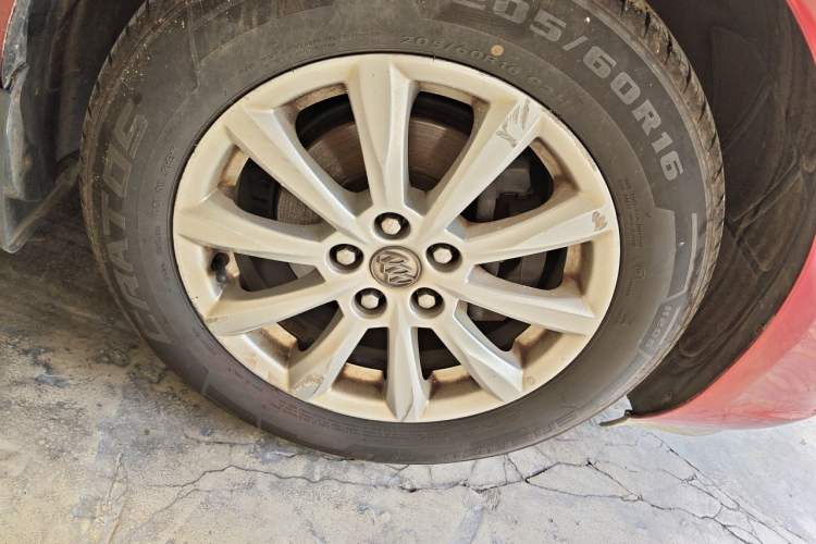 Used Buick GT 2013 GT 1.6L Automatic Fashion Edition Right Front Wheel Hub