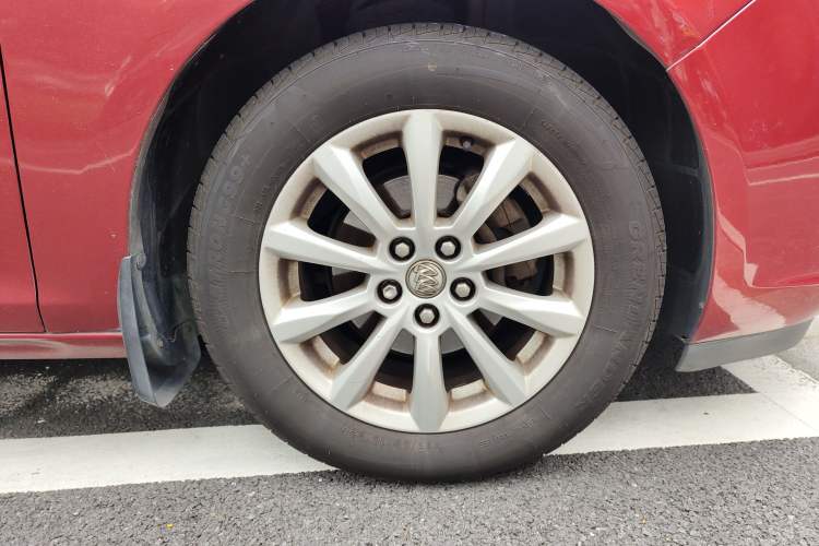 Used Buick GT 2013 GT 1.6L Automatic Fashion Edition Right Front Wheel Hub