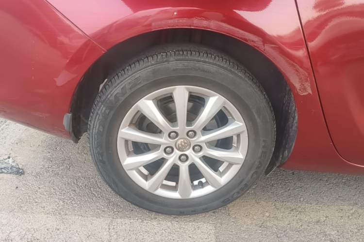Used Buick GT 2013 GT 1.6L Manual Entry-Level Model Right Rear Wheel Hub