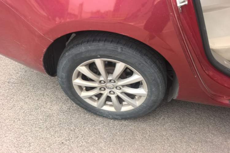 Used Buick GT 2013 GT 1.6L Automatic Fashion Edition Right Rear Wheel Hub