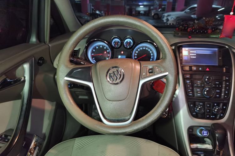 Used Buick GT 2013 GT 1.6L Automatic Fashion Edition Steering Wheel
