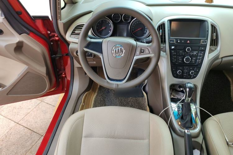 Used Buick GT 2013 GT 1.6L Automatic Fashion Edition Steering Wheel