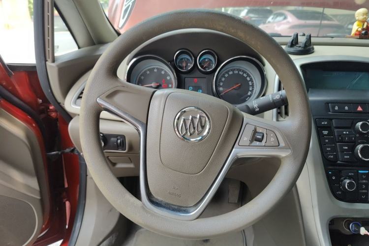 Used Buick GT 2013 GT 1.6L Automatic Fashion Edition Steering Wheel