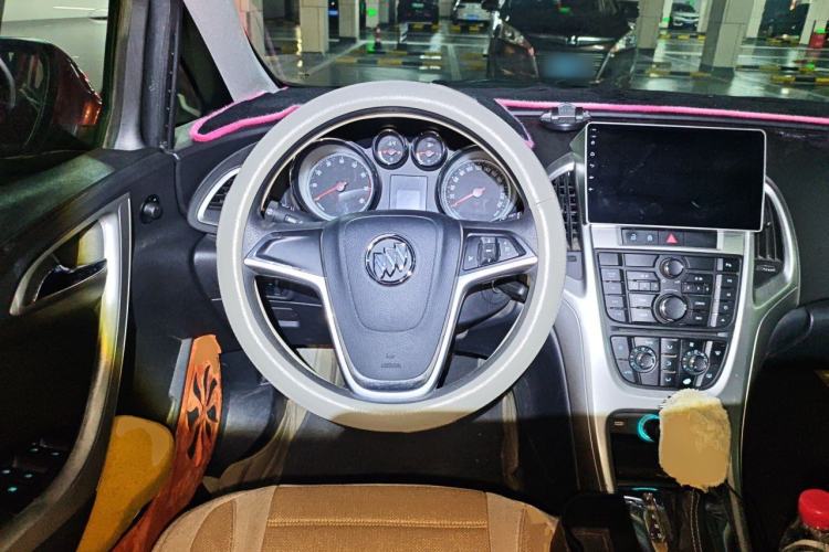 Used Buick GT 2013 XT 1.6L Automatic Fashion Edition Steering Wheel