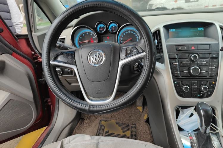 Used Buick GT 2013 XT 1.6L Automatic Fashion Edition Steering Wheel