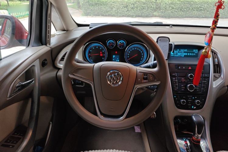 Used Buick GT 2013 GT 1.6L Automatic Fashion Edition Steering Wheel