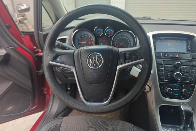Used Buick GT 2013 XT 1.6L Automatic Fashion Edition Steering Wheel