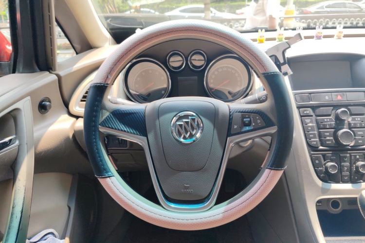 Used Buick GT 2013 GT 1.6L Automatic Fashion Edition Steering Wheel