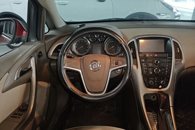Used Buick GT 2013 GT 1.6L Automatic Fashion Edition Steering Wheel