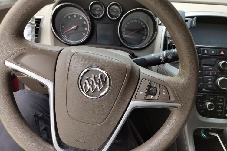 Used Buick GT 2013 GT 1.6L Automatic Fashion Edition Steering Wheel