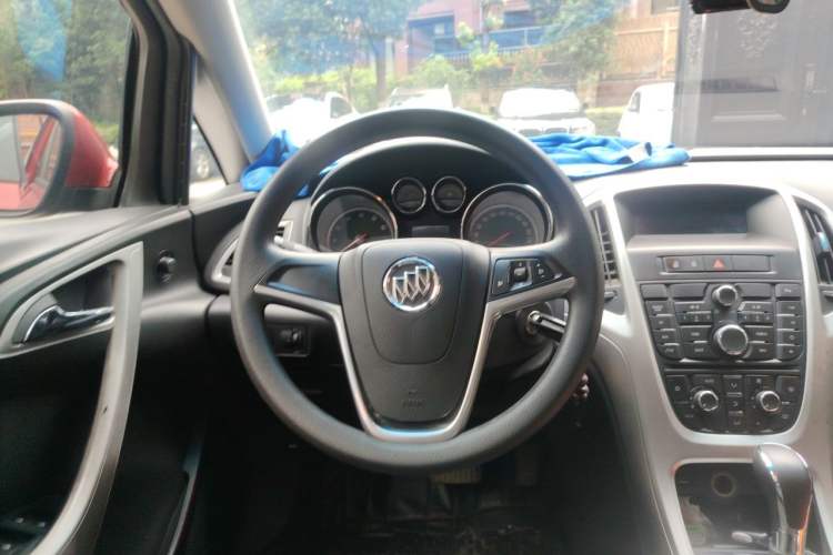 Used Buick GT 2013 XT 1.6L Automatic Fashion Edition Steering Wheel