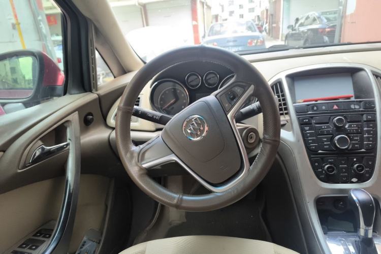 Used Buick GT 2013 GT 1.6L Automatic Fashion Edition Steering Wheel