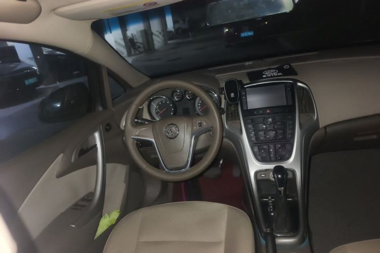 Used Buick GT 2013 GT 1.6L Automatic Fashion Edition Steering Wheel