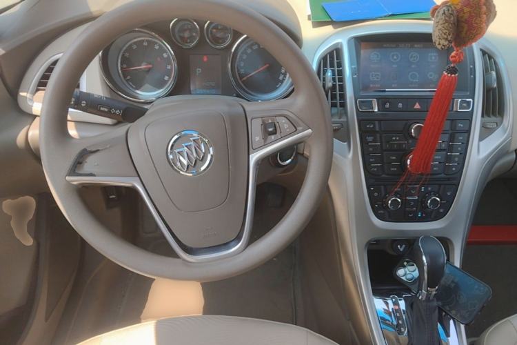 Used Buick GT 2013 GT 1.6L Automatic Fashion Edition Steering Wheel