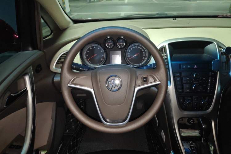 Used Buick GT 2013 GT 1.6L Automatic Fashion Edition Steering Wheel