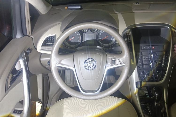 Used Buick GT 2013 GT 1.6L Automatic Fashion Edition Steering Wheel