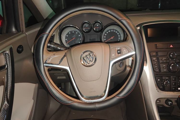 Used Buick GT 2013 GT 1.6L Automatic Fashion Edition Steering Wheel